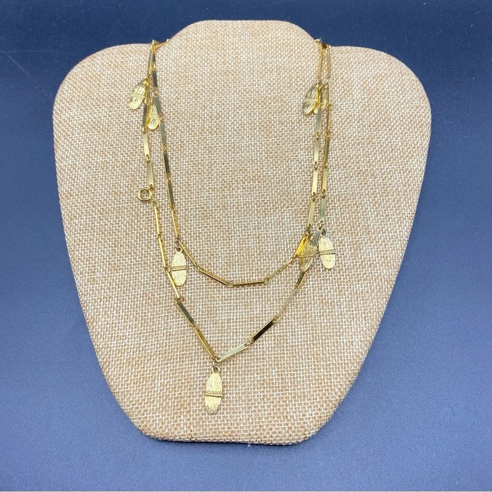 Vintage Retro Gold Tone Chain With Dangles 36